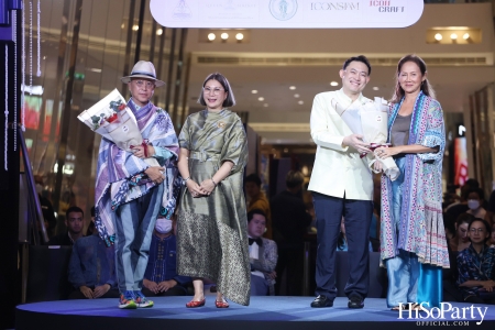 พิธีเปิดงาน ‘แสงแห่งพระบารมี สดุดีพระบรมราชชนนีศรีแผ่นดิน’ ที่จัดขึ้นระหว่างวันที่ 8-14 ส.ค. ณ ไอคอนสยาม