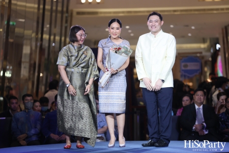 พิธีเปิดงาน ‘แสงแห่งพระบารมี สดุดีพระบรมราชชนนีศรีแผ่นดิน’ ที่จัดขึ้นระหว่างวันที่ 8-14 ส.ค. ณ ไอคอนสยาม