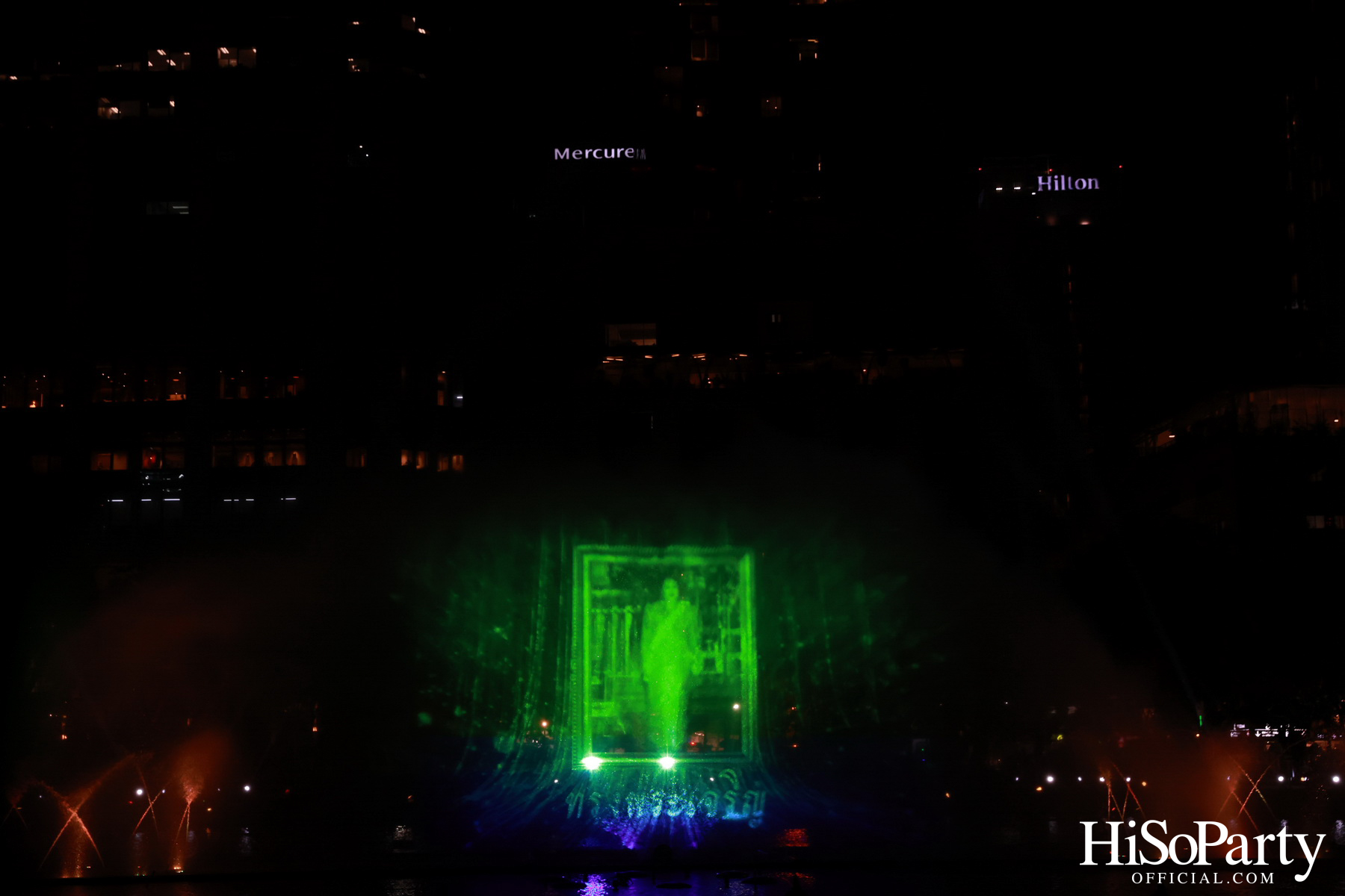 งานแสดงม่านน้ำและน้ำพุดนตรี ชุด ‘แม่แห่งแผ่นดิน ผู้ทรงพระมหากรุณาธิคุณ’