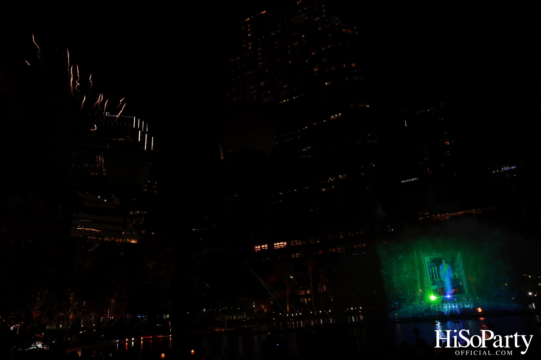 งานแสดงม่านน้ำและน้ำพุดนตรี ชุด ‘แม่แห่งแผ่นดิน ผู้ทรงพระมหากรุณาธิคุณ’