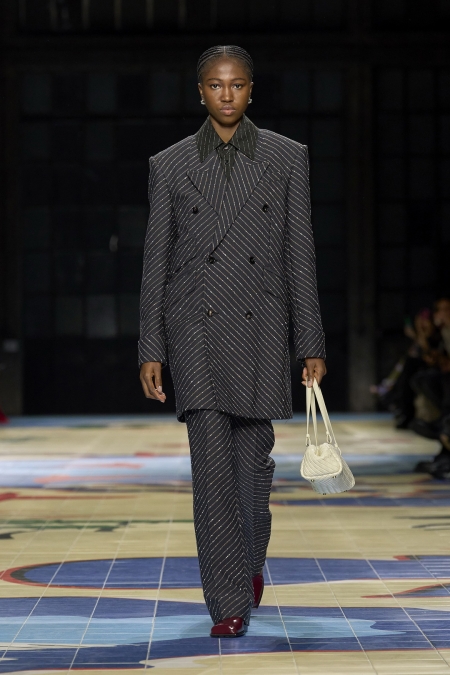 BOTTEGA VENETA SUMMER 24 SHOW