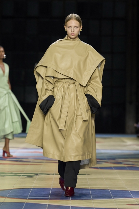 BOTTEGA VENETA SUMMER 24 SHOW