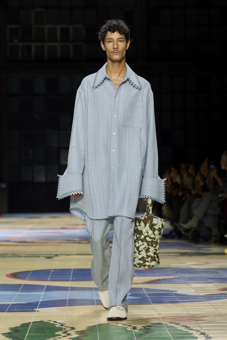 BOTTEGA VENETA SUMMER 24 SHOW