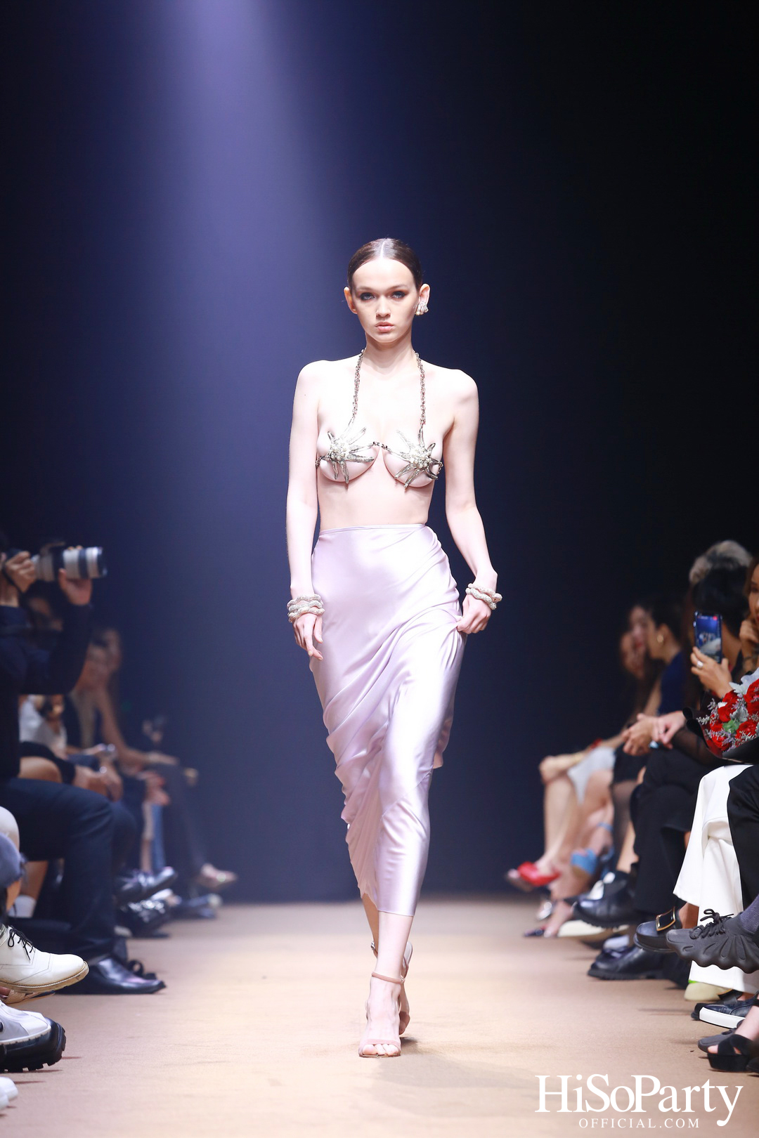 VATANIKA presented by AION – AIONIC AUTO @Siam Paragon Bangkok International Fashion Week 2023