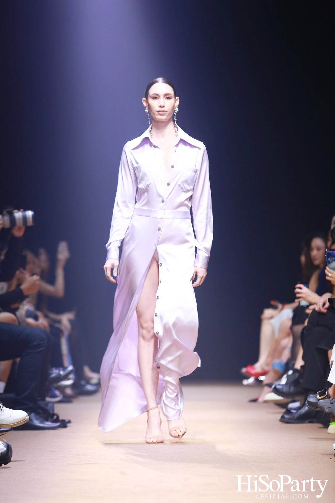 VATANIKA presented by AION – AIONIC AUTO @Siam Paragon Bangkok International Fashion Week 2023