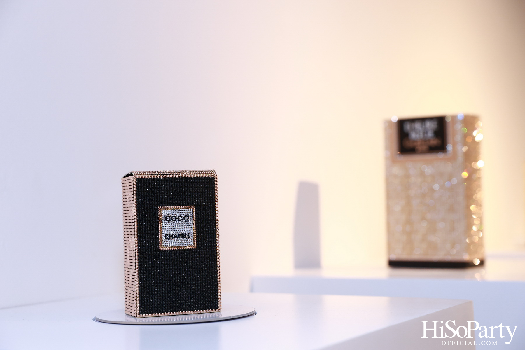 นิทรรศการ 'LA VIE EN STRASS' โดย SHOUROUK RHAIEM