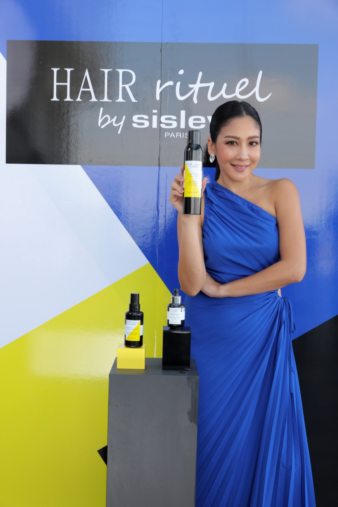 Hair Rituel by Sisley เปิดตัวสองผลิตภัณฑ์คุณภาพ Invisible Hold Hair spray และ Revitalizing Nourishing Shampoo