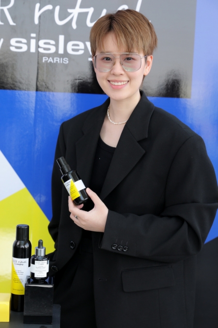 Hair Rituel by Sisley เปิดตัวสองผลิตภัณฑ์คุณภาพ Invisible Hold Hair spray และ Revitalizing Nourishing Shampoo