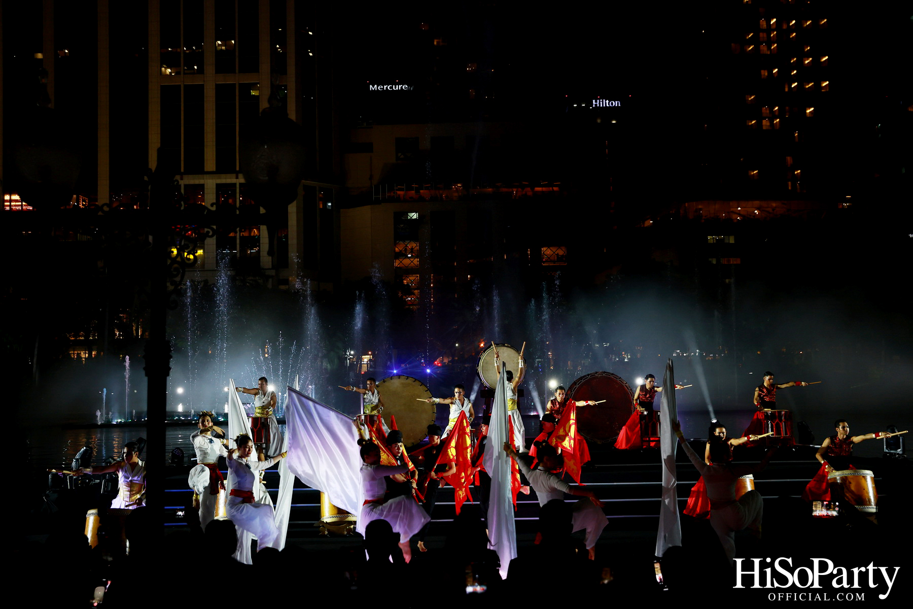 ‘THE OVERTURE OF EM DISTRICT’ EM DISTRICT : CALLING THE WORLD ที่นี่ EM DISTRICT ปรากฏการณ์ครั้งสำคัญกับการเปิดตัวศูนย์การค้า ‘EMSPHERE’