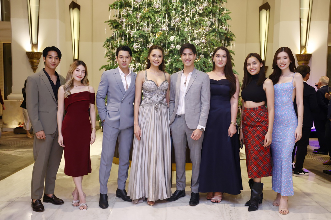 อนันตรา สยาม กรุงเทพฯ จัดงานเปิดไฟต้นคริสต์มาสอย่างยิ่งใหญ่