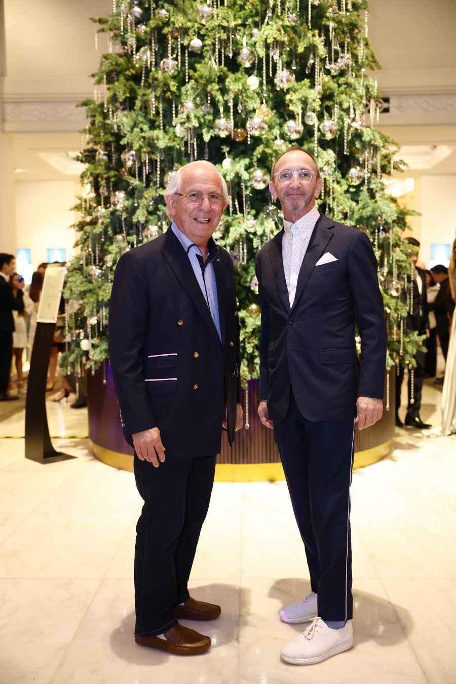 อนันตรา สยาม กรุงเทพฯ จัดงานเปิดไฟต้นคริสต์มาสอย่างยิ่งใหญ่