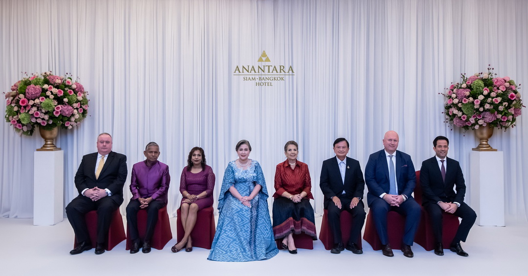 อนันตรา สยาม กรุงเทพฯ จัดงานเปิดไฟต้นคริสต์มาสอย่างยิ่งใหญ่