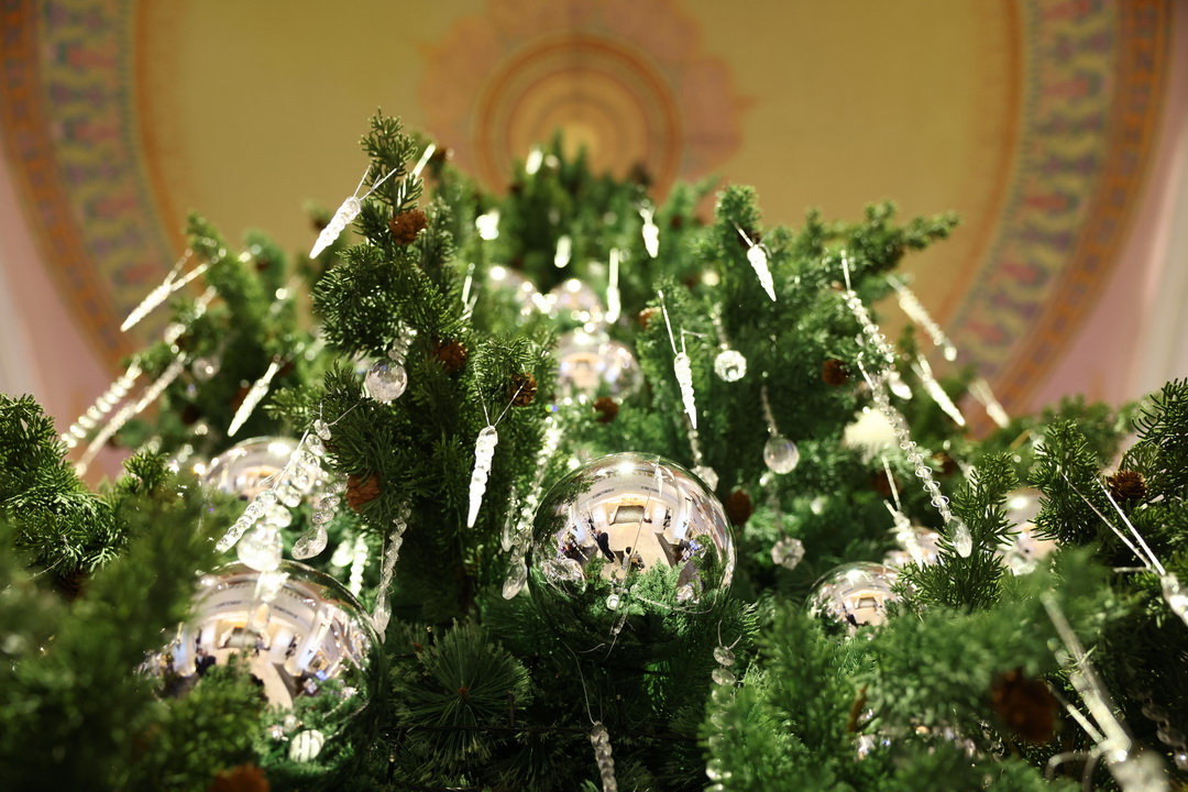 อนันตรา สยาม กรุงเทพฯ จัดงานเปิดไฟต้นคริสต์มาสอย่างยิ่งใหญ่