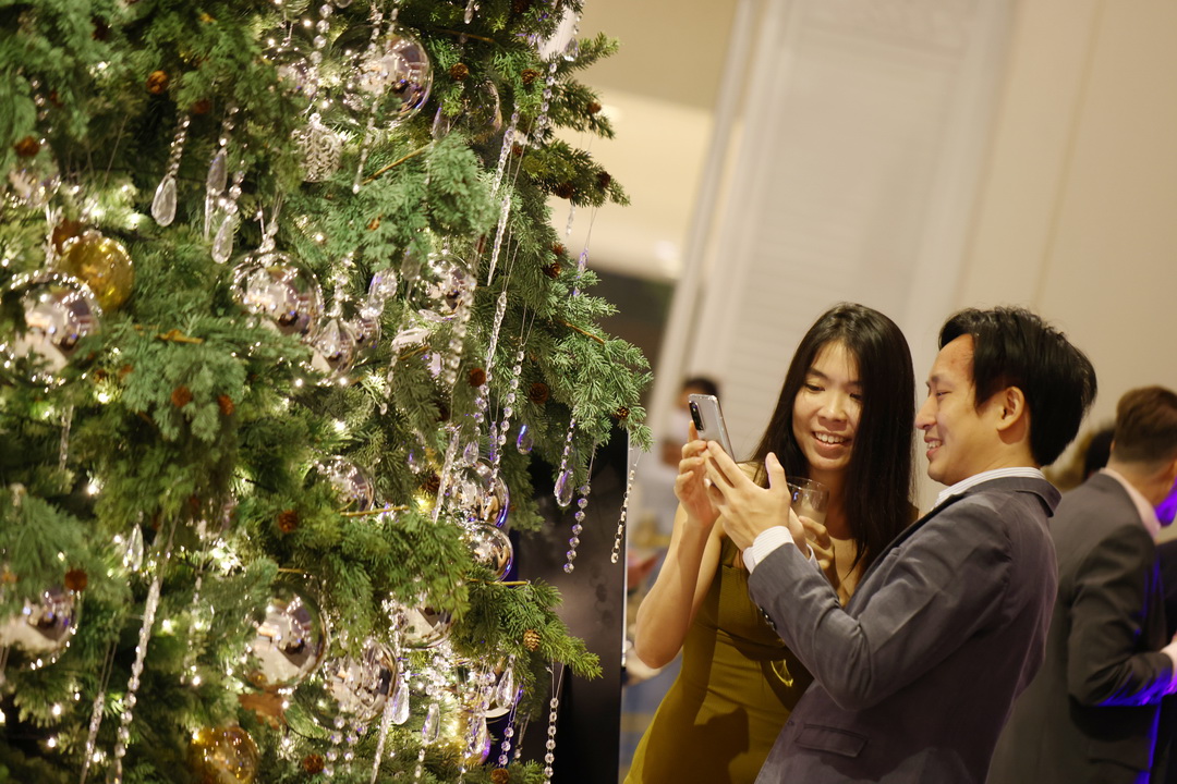 อนันตรา สยาม กรุงเทพฯ จัดงานเปิดไฟต้นคริสต์มาสอย่างยิ่งใหญ่