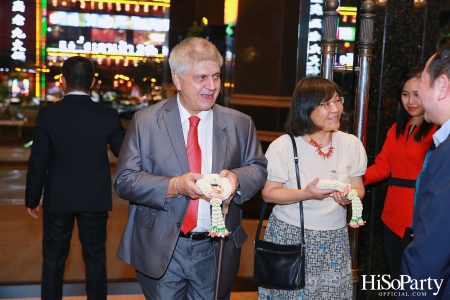 โรงแรมสวิสโซเทล กรุงเทพ รัชดา จัดงานเปิดไฟประดับต้นคริสต์มาสประจำปี เพื่อต้อนรับเทศกาลแห่งความสุข