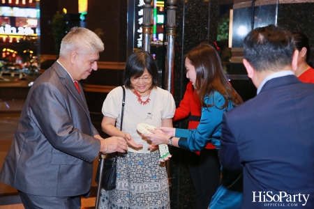 โรงแรมสวิสโซเทล กรุงเทพ รัชดา จัดงานเปิดไฟประดับต้นคริสต์มาสประจำปี เพื่อต้อนรับเทศกาลแห่งความสุข