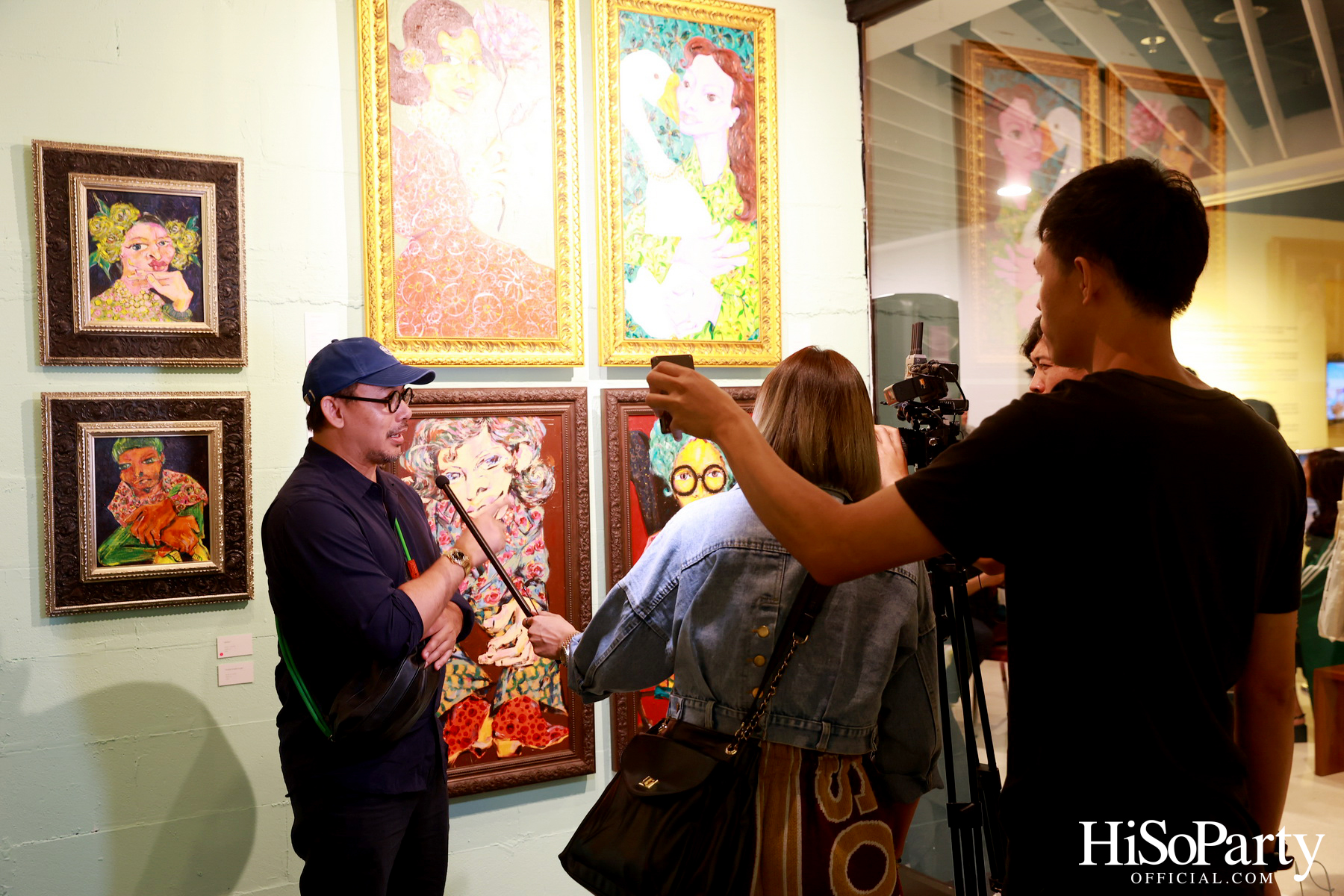 งานเปิดนิทรรศการ Hap-PLE-ness : ความสุขง่ายๆ แบบ ซิ้มเปิ้ล ซิมเปิ้ล ของ จาริณี เมธีกุล