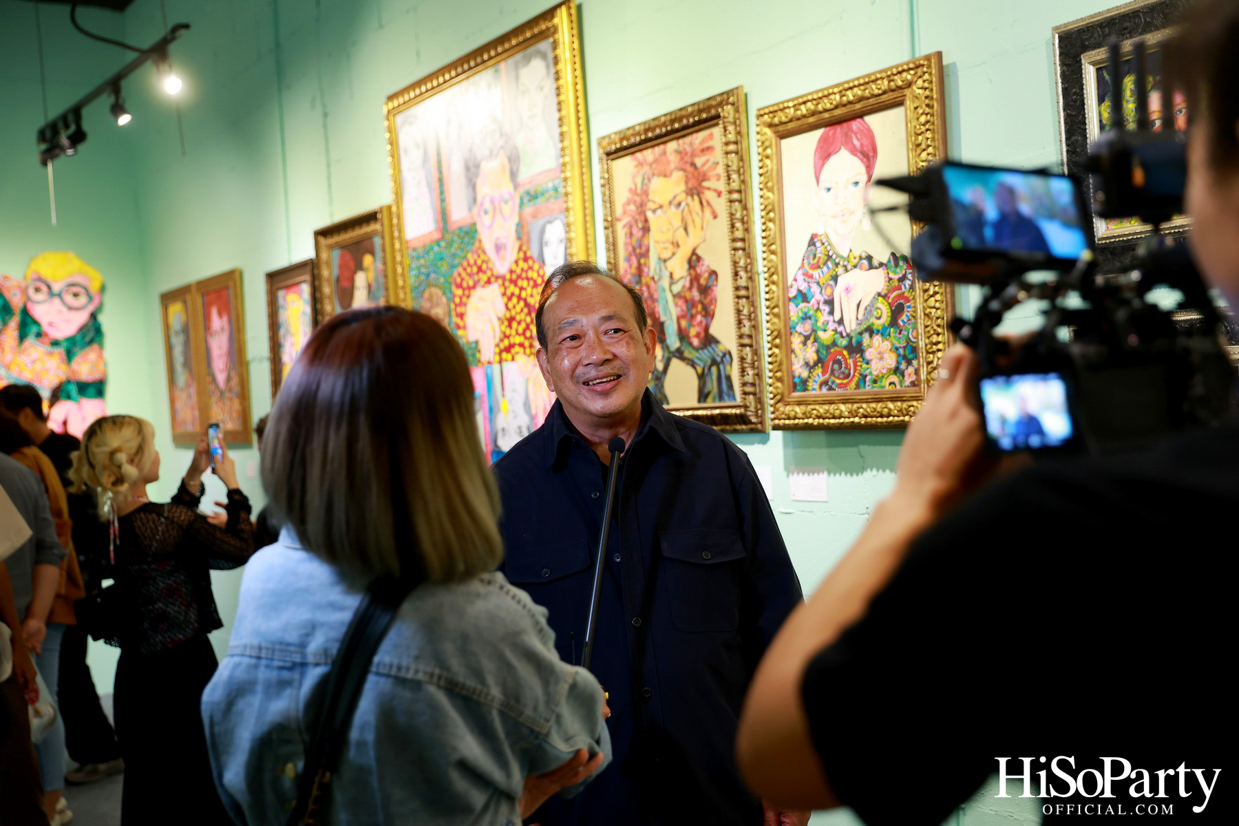 งานเปิดนิทรรศการ Hap-PLE-ness : ความสุขง่ายๆ แบบ ซิ้มเปิ้ล ซิมเปิ้ล ของ จาริณี เมธีกุล