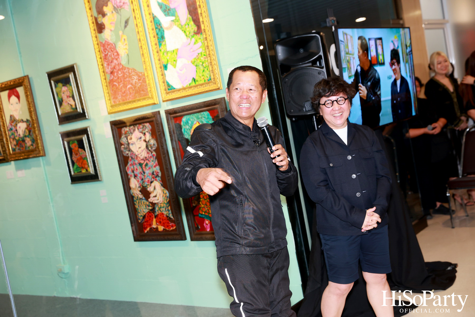 งานเปิดนิทรรศการ Hap-PLE-ness : ความสุขง่ายๆ แบบ ซิ้มเปิ้ล ซิมเปิ้ล ของ จาริณี เมธีกุล