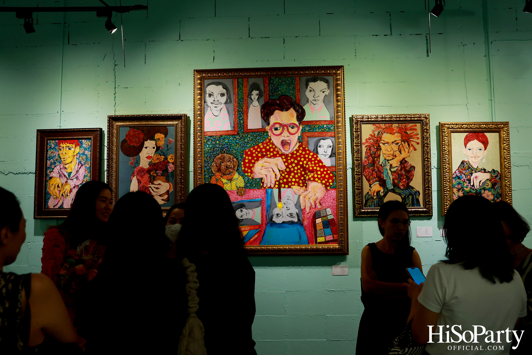 งานเปิดนิทรรศการ Hap-PLE-ness : ความสุขง่ายๆ แบบ ซิ้มเปิ้ล ซิมเปิ้ล ของ จาริณี เมธีกุล