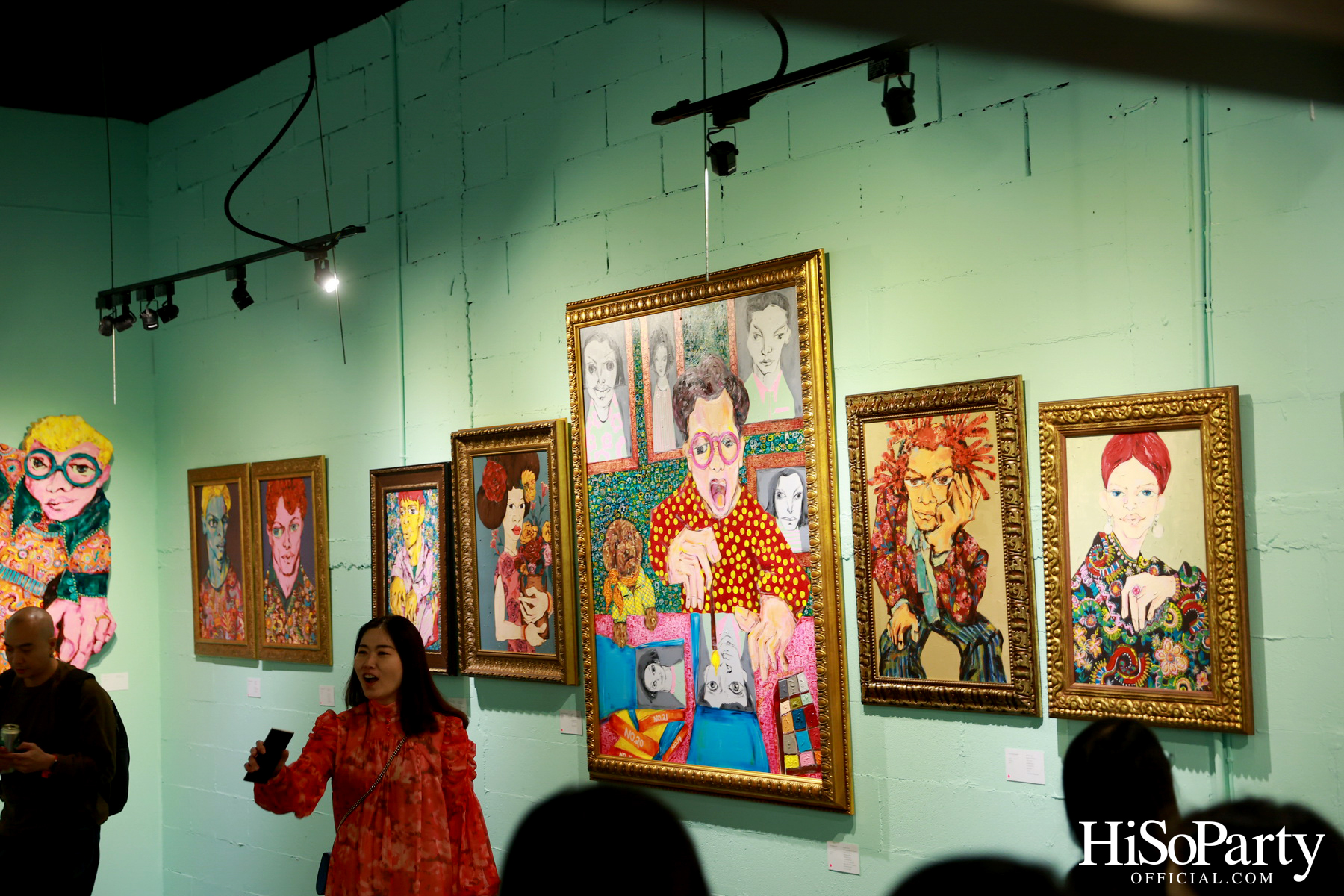 งานเปิดนิทรรศการ Hap-PLE-ness : ความสุขง่ายๆ แบบ ซิ้มเปิ้ล ซิมเปิ้ล ของ จาริณี เมธีกุล