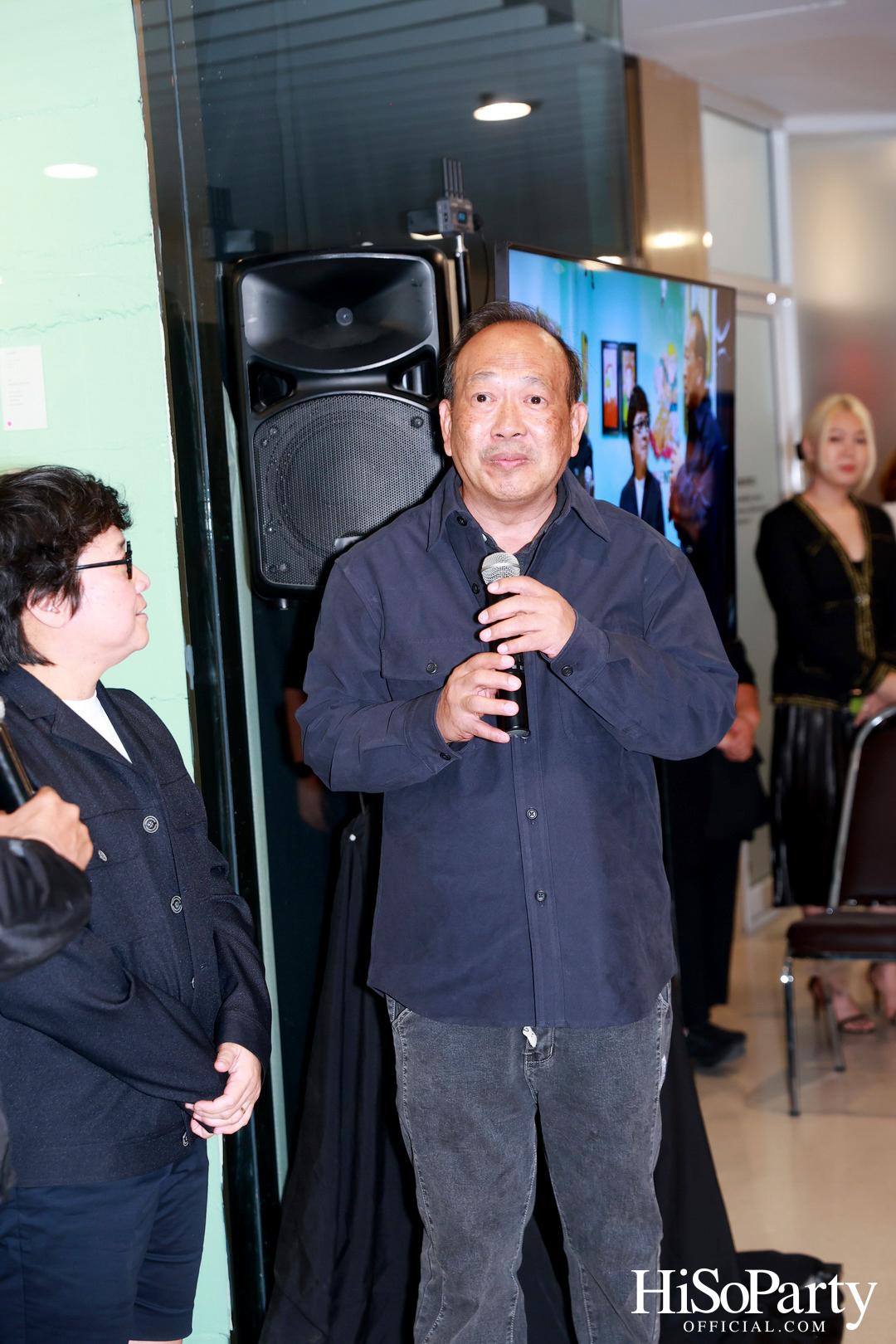 งานเปิดนิทรรศการ Hap-PLE-ness : ความสุขง่ายๆ แบบ ซิ้มเปิ้ล ซิมเปิ้ล ของ จาริณี เมธีกุล