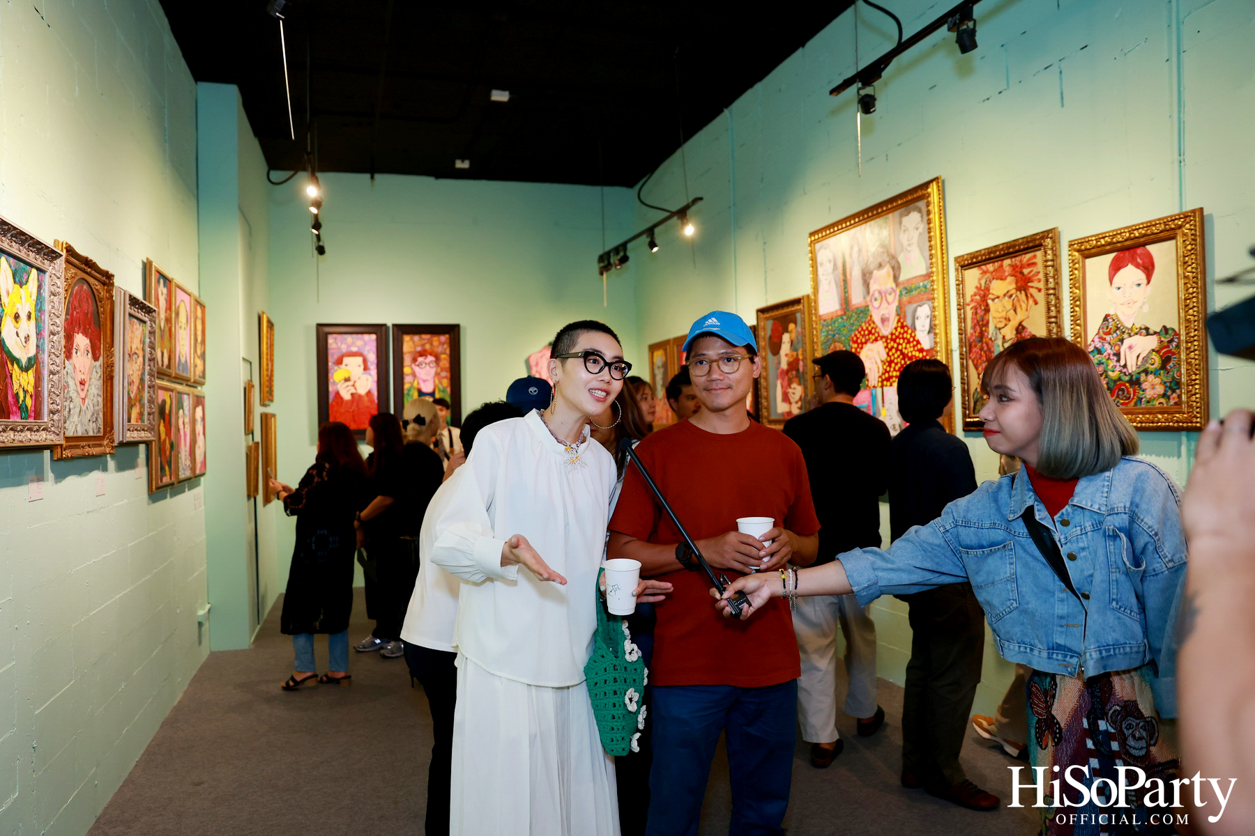 งานเปิดนิทรรศการ Hap-PLE-ness : ความสุขง่ายๆ แบบ ซิ้มเปิ้ล ซิมเปิ้ล ของ จาริณี เมธีกุล