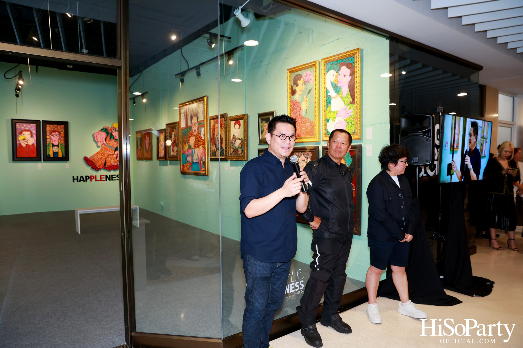 งานเปิดนิทรรศการ Hap-PLE-ness : ความสุขง่ายๆ แบบ ซิ้มเปิ้ล ซิมเปิ้ล ของ จาริณี เมธีกุล
