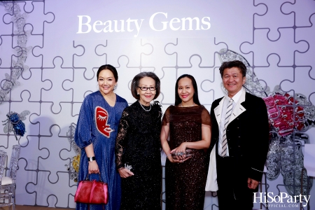 BEAUTY GEMS CHRISTMAS TREE LIGHTING CEREMONY งานเปิดไฟต้นคริสต์มาสและเผยคอลเลกชั่นใหม่ BEAUTY GEMS CHRISTMAS COLLECTION 2023