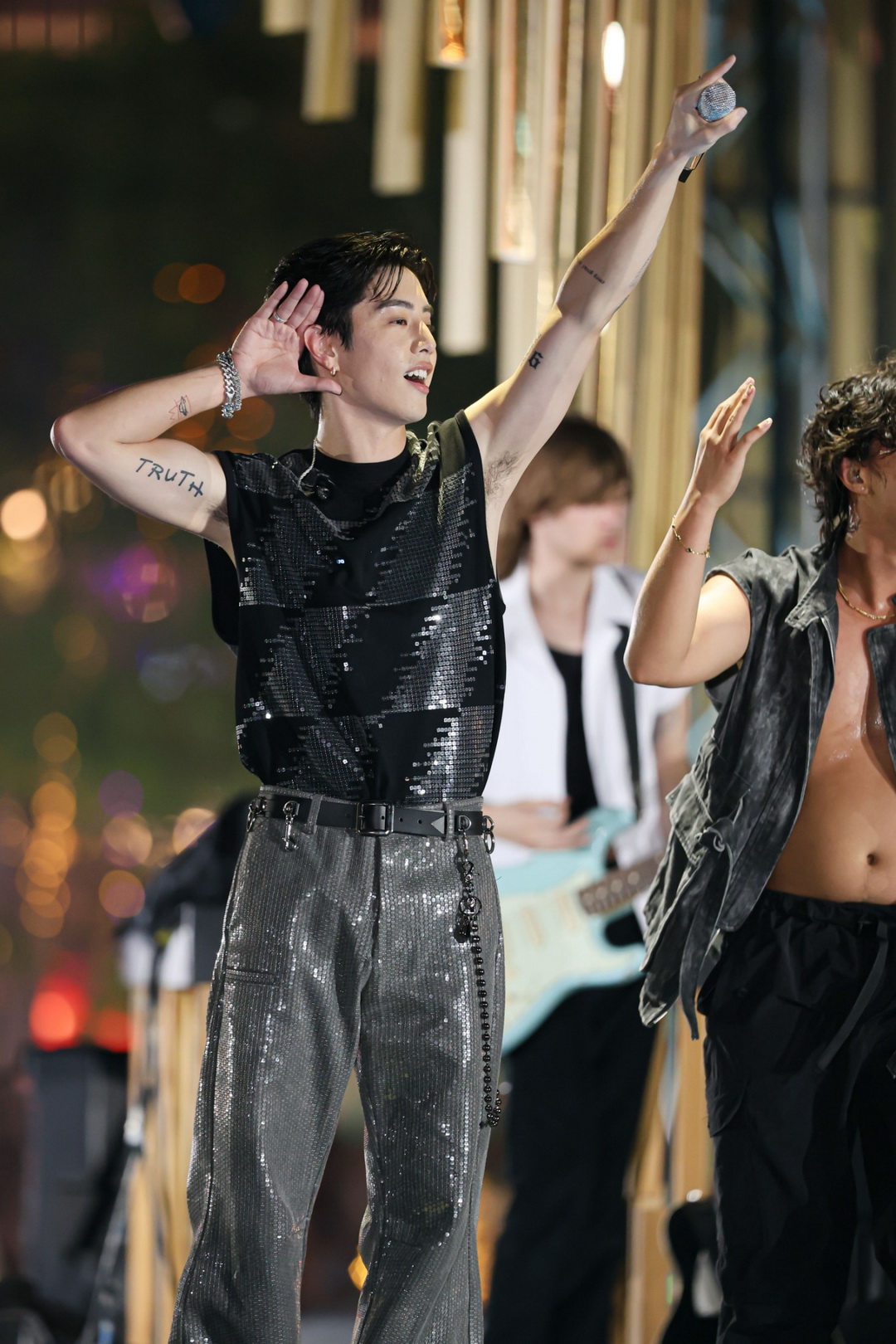 Amazing Thailand Countdown 2024 งานเคาท์ดาวน์ระดับโลก ณ ไอคอนสยาม 