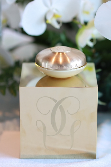 GUERLAIN เปิดตัวนวัตกรรมสุดล้ำแห่งการฟื้นบำรุงและยกกระชับ Gold Nobile Orchid แห่งแรกใน Guerlain Apartment 