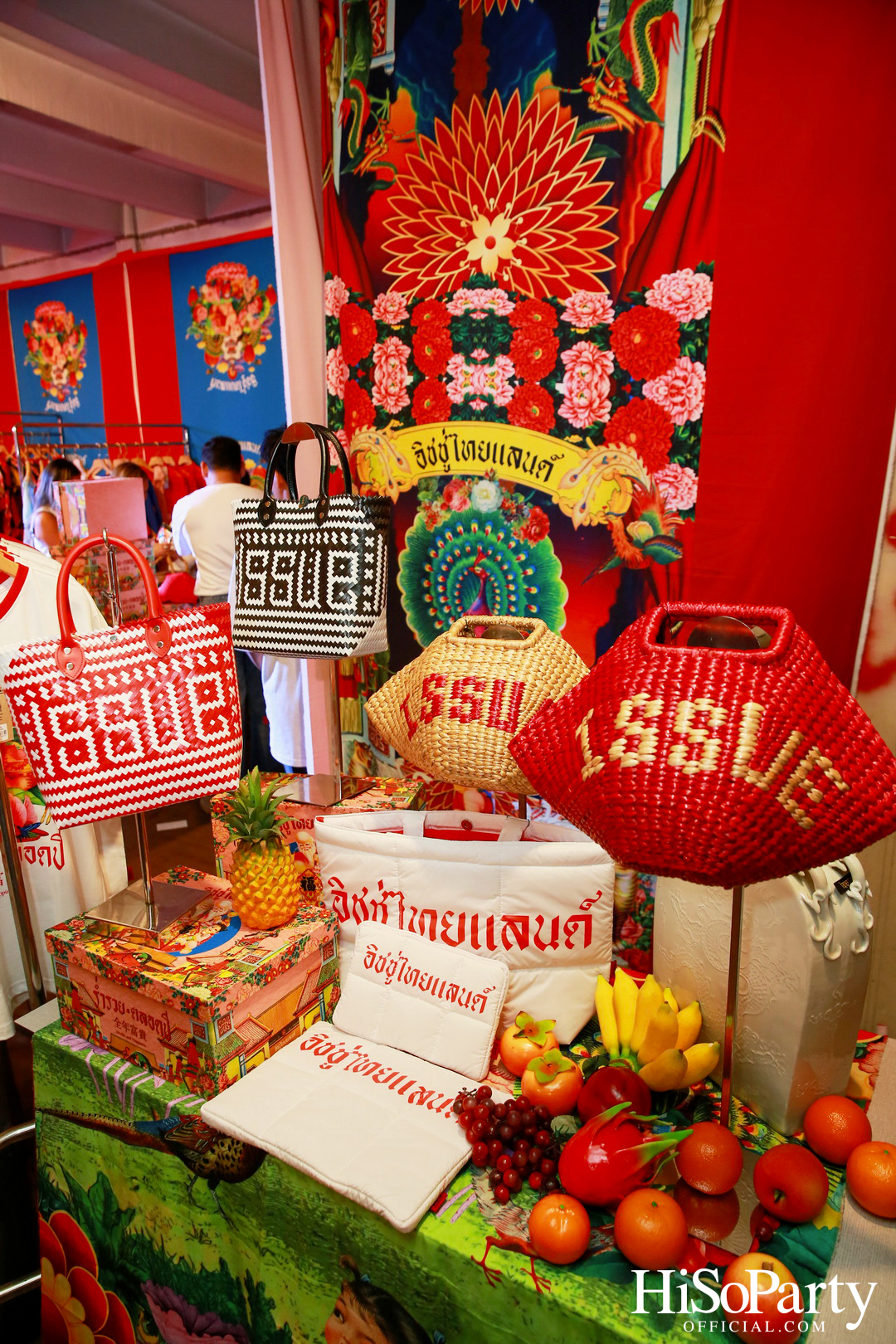 ISSUE จัดงานฉลองตรุษจีนไปกับ ‘ร่ำรวยตลอดปี’ RESORT 2024 COLLECTION 