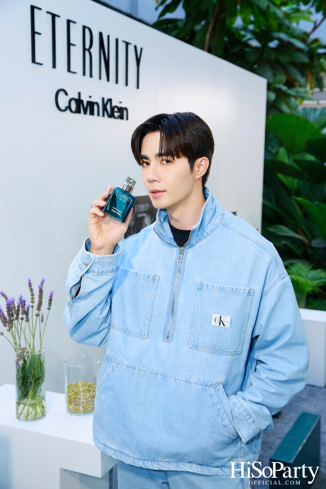 CALVIN KLEIN เปิดตัวน้ำหอมคู่รัก 2 กลิ่นใหม่กับ ETERNITY AROMATIC ESSENCE FOR WOMEN และ FOR MEN 