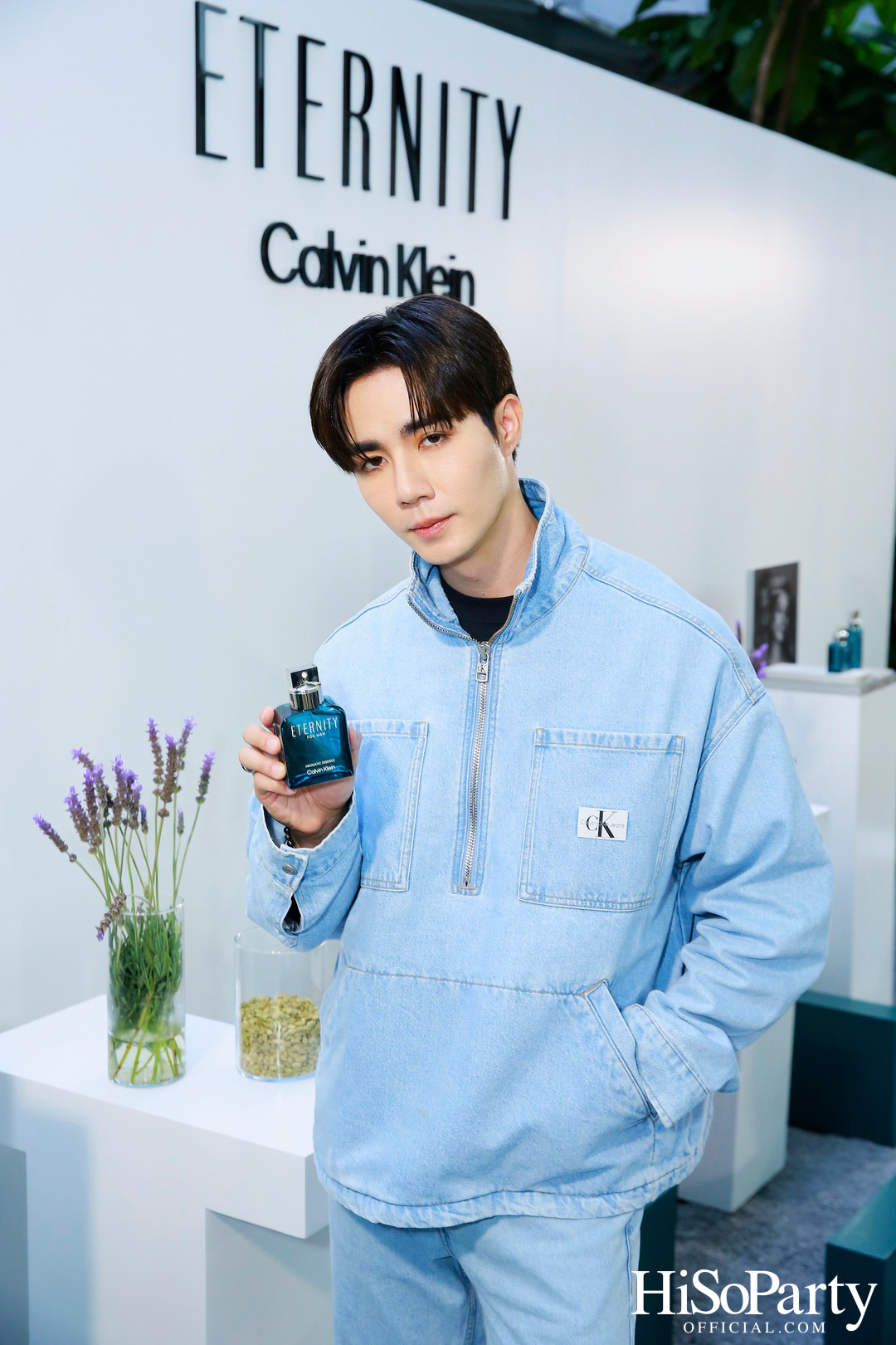 CALVIN KLEIN เปิดตัวน้ำหอมคู่รัก 2 กลิ่นใหม่กับ ETERNITY AROMATIC ESSENCE FOR WOMEN และ FOR MEN 