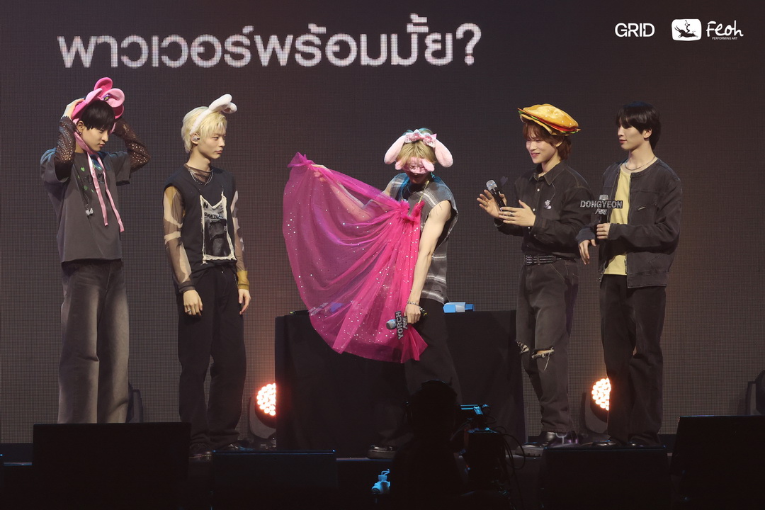 ยอร์ช-จองบิน-ฮยอนบิน-ดงยอน-ฮง 5 หนุ่ม POW พกความสดใสมาตกหัวใจคนทั้งฮอลล์ใน #POWHOUSE_in_BANGKOK