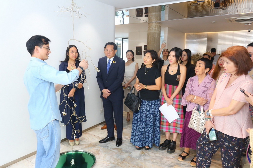 Middle M SOLO Exhibition