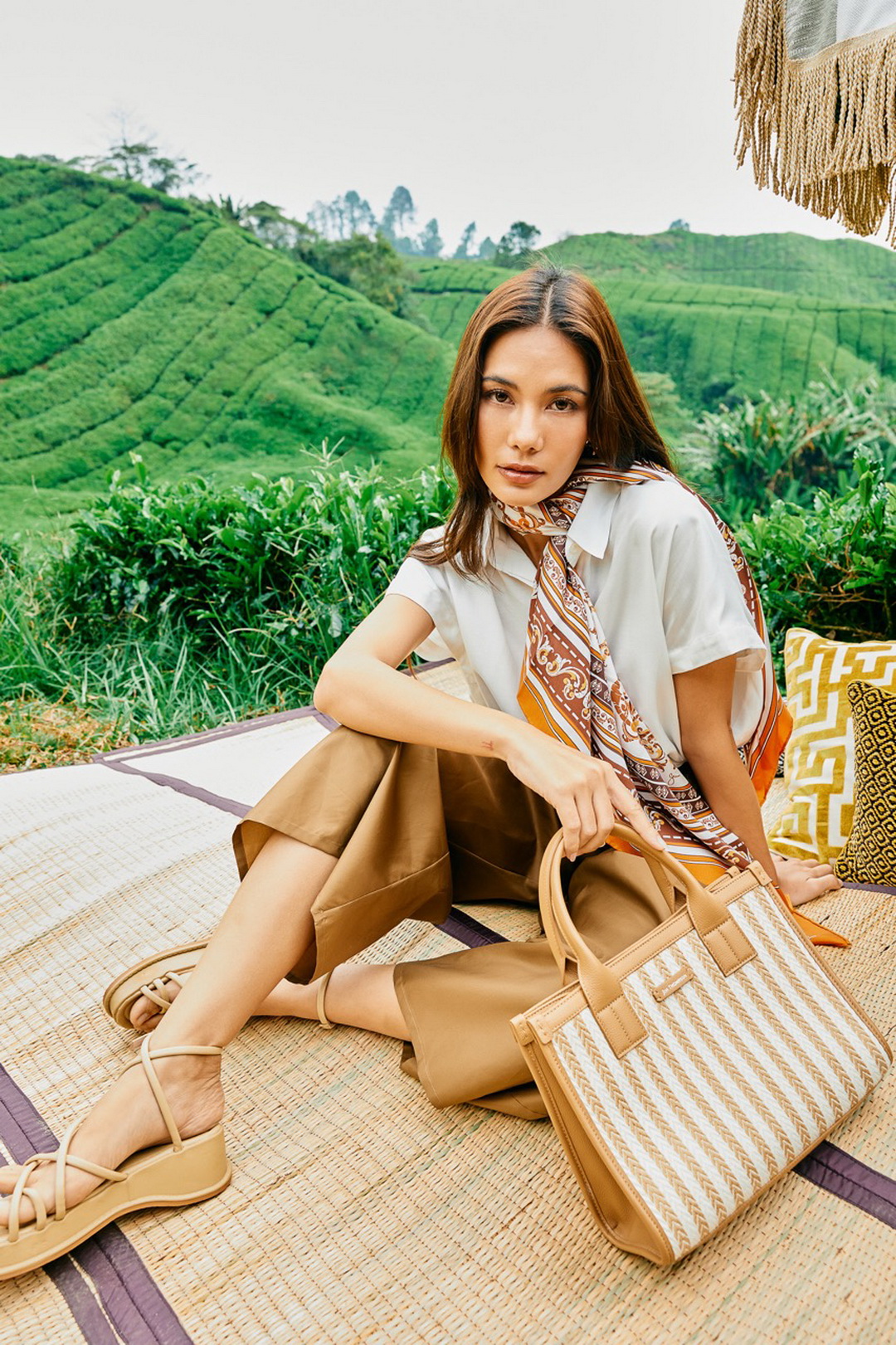 จิม ทอมป์สัน อวดโฉมคอลเลกชั่นใหม่ผ่านแฟชั่นเซตพิเศษ ‘The Memory of the Highlands’ ณ โลเคชันแห่งการจากลา ‘คาเมรอน ไฮแลนด์’