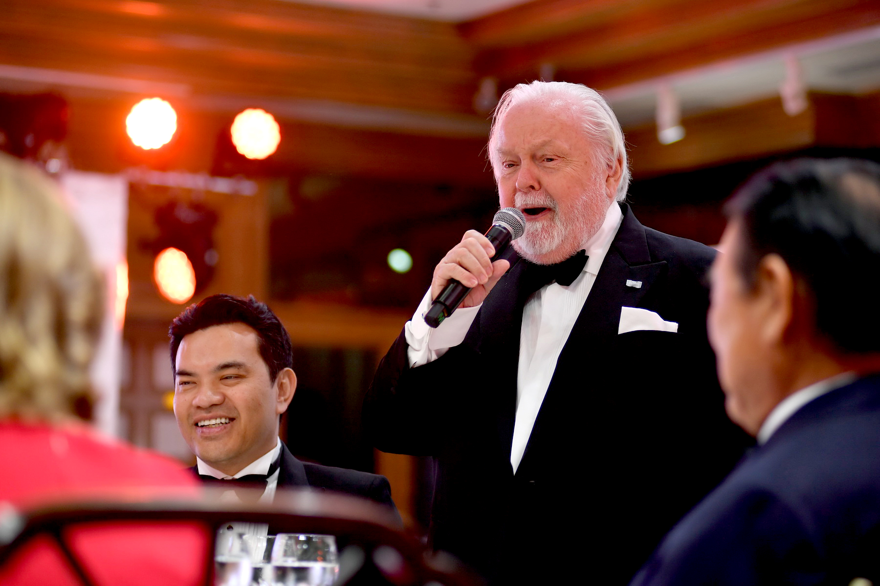 THE EXHIBITION OF CHILDREN PROJECT AND ACORN SIT-DOWN DINNER FOR DONATION