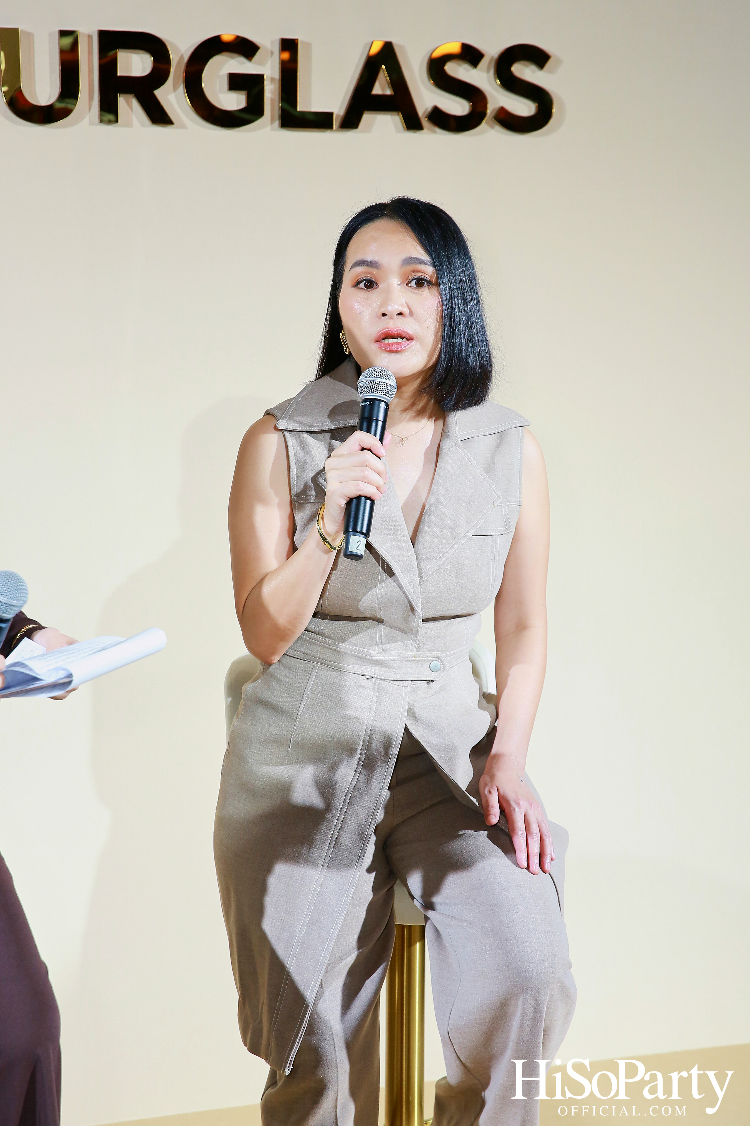 งานเปิดตัว HOURGLASS VANISH AIRBRUSH PRESSED POWDER