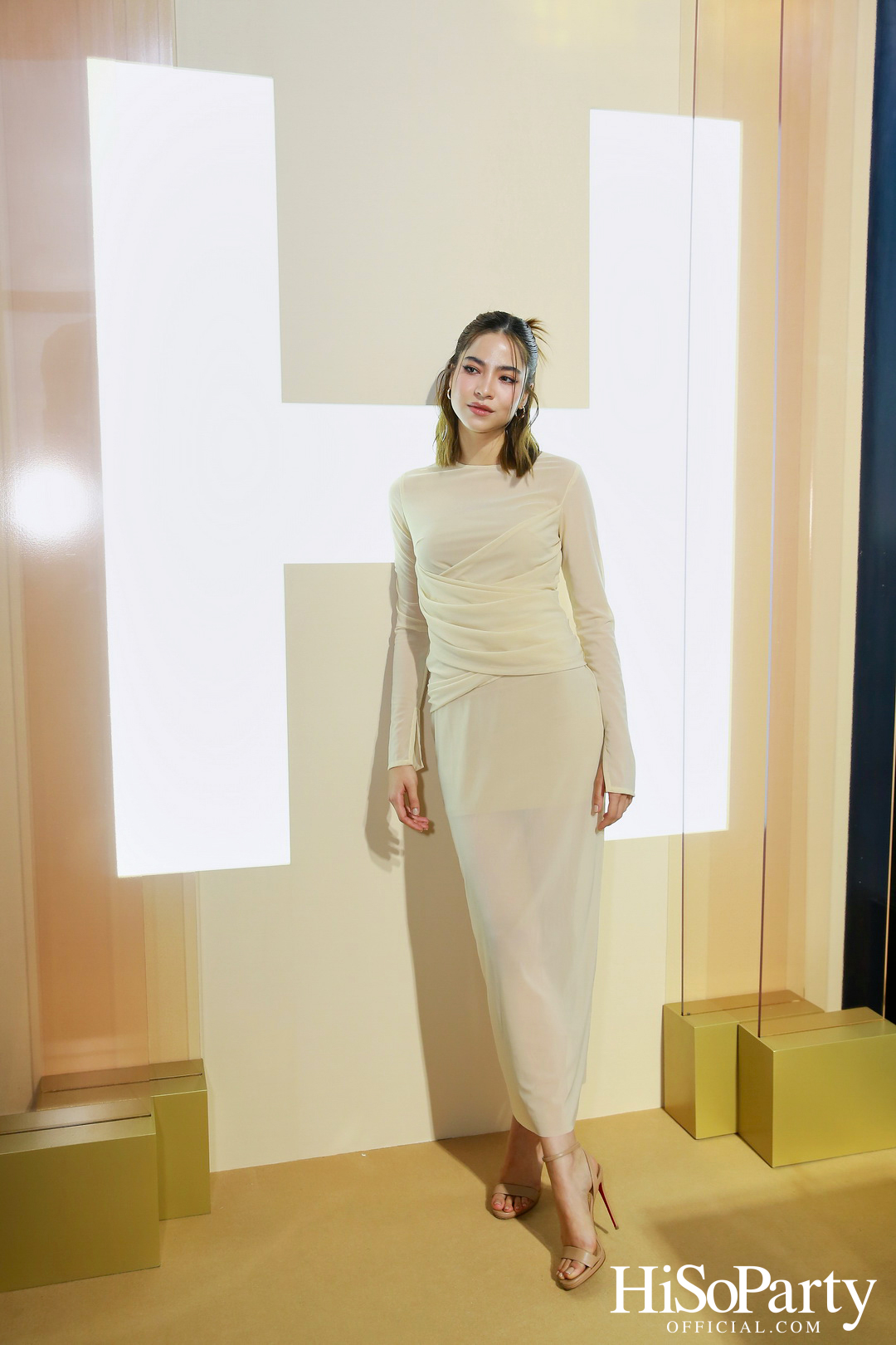 งานเปิดตัว HOURGLASS VANISH AIRBRUSH PRESSED POWDER