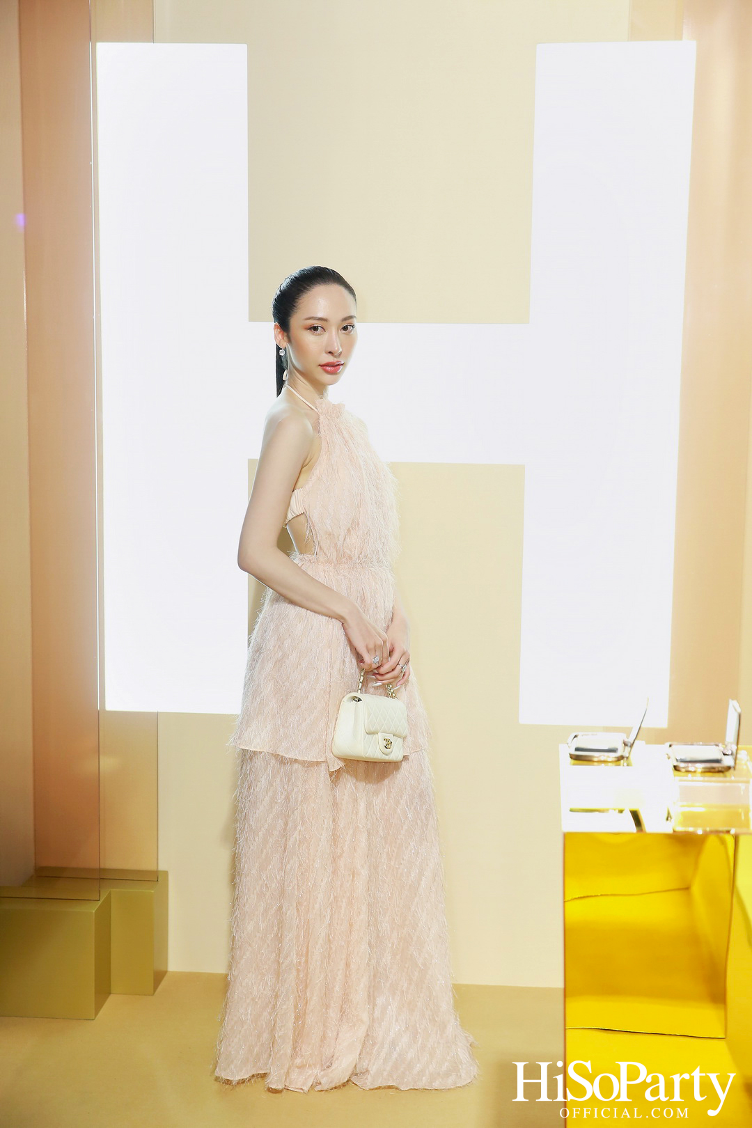 งานเปิดตัว HOURGLASS VANISH AIRBRUSH PRESSED POWDER