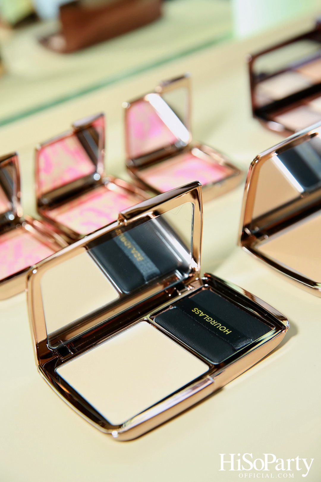 งานเปิดตัว HOURGLASS VANISH AIRBRUSH PRESSED POWDER