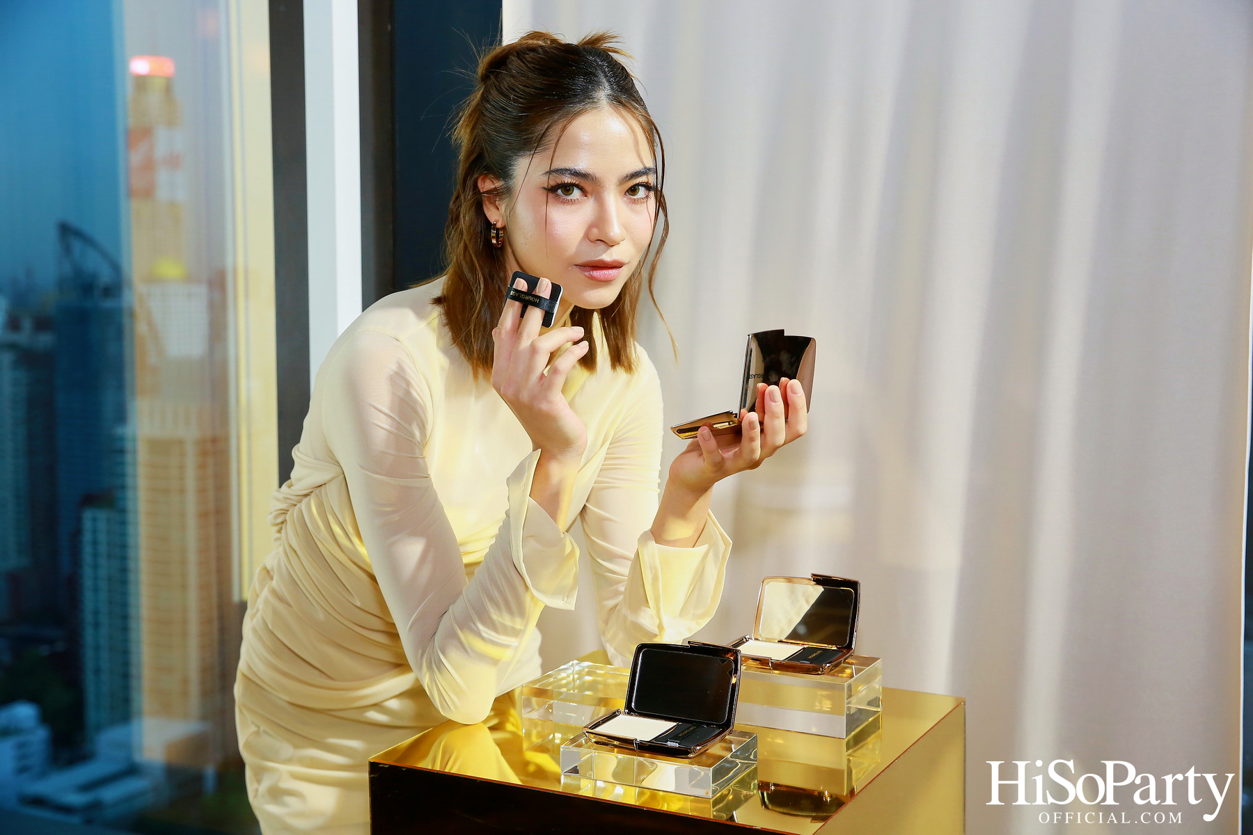 งานเปิดตัว HOURGLASS VANISH AIRBRUSH PRESSED POWDER
