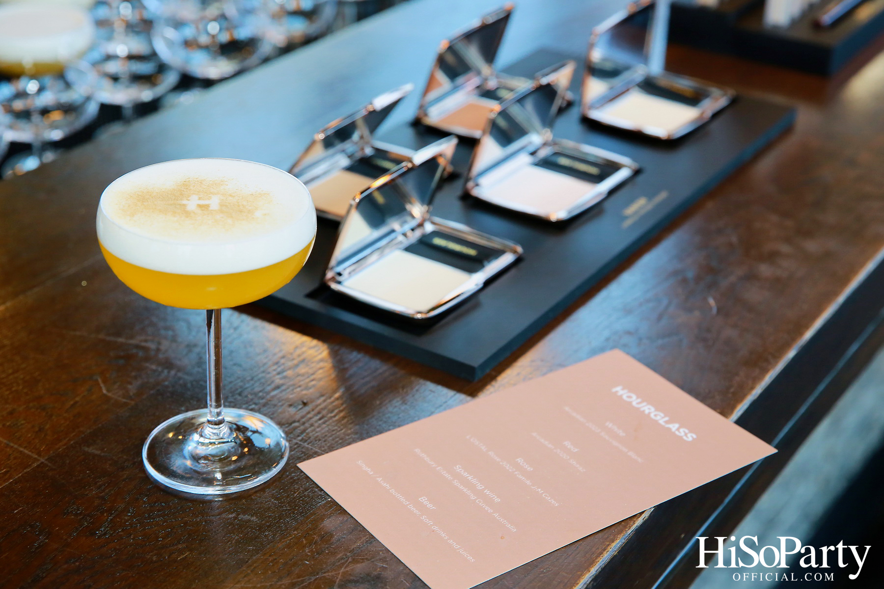 งานเปิดตัว HOURGLASS VANISH AIRBRUSH PRESSED POWDER