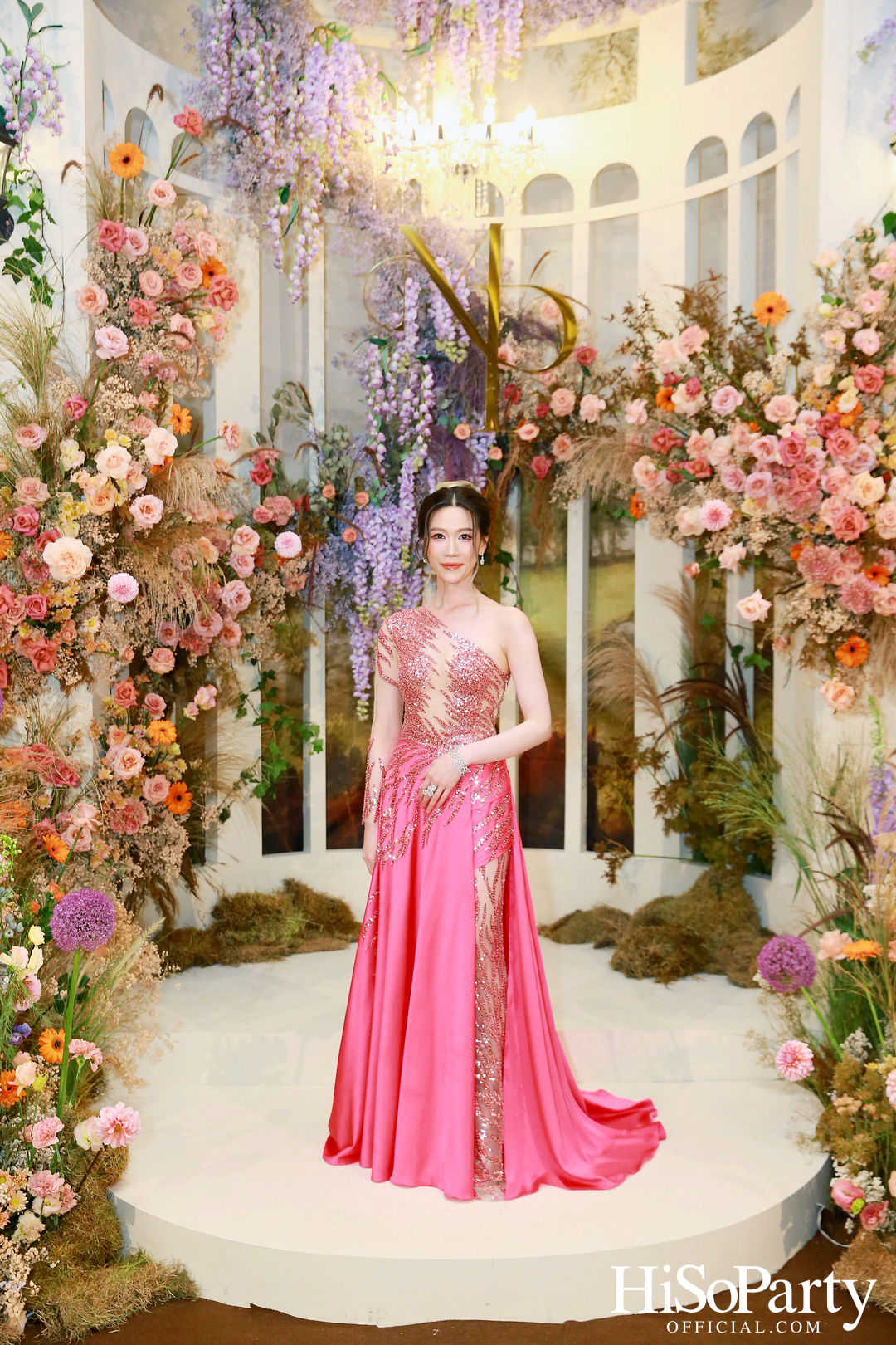 งานฉลองมงคลสมรสระหว่าง ธนพร เตชะวรบท และ วีรเดช ส่งทวีผล