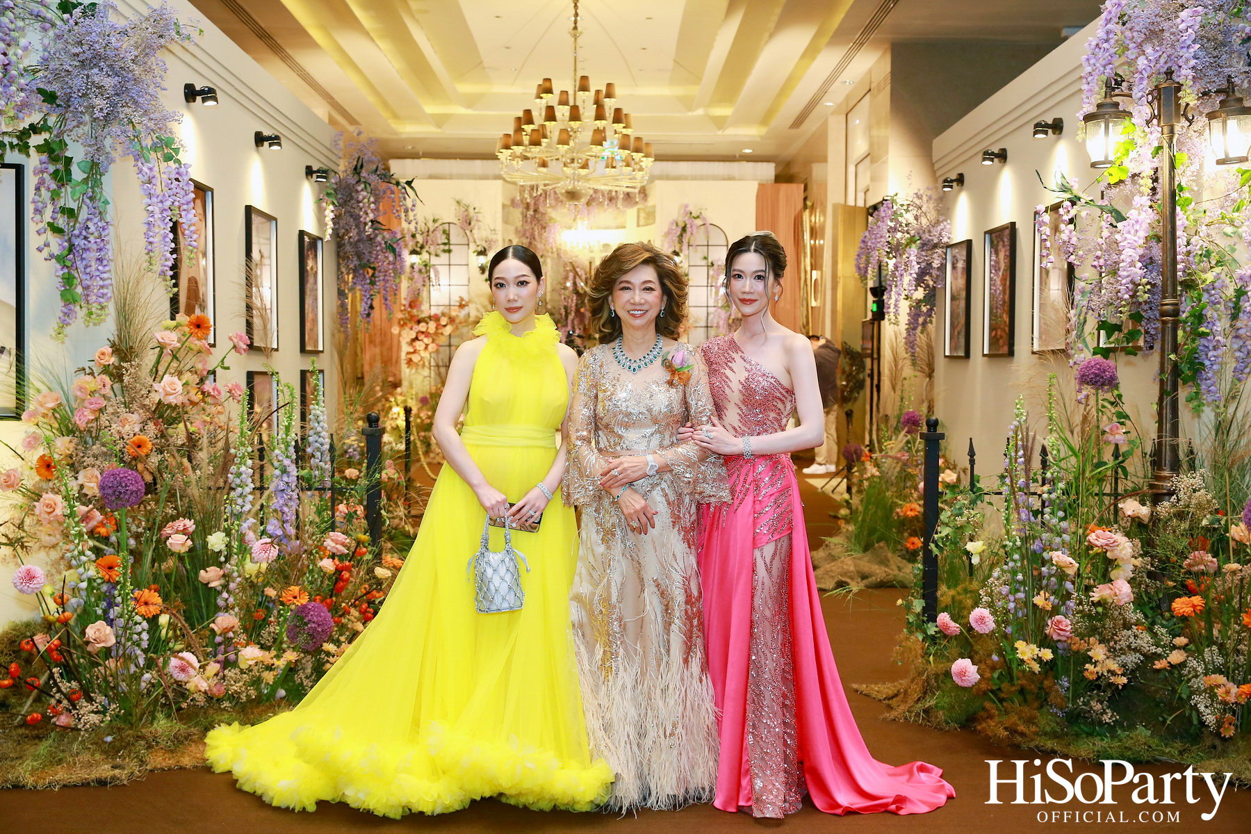 งานฉลองมงคลสมรสระหว่าง ธนพร เตชะวรบท และ วีรเดช ส่งทวีผล