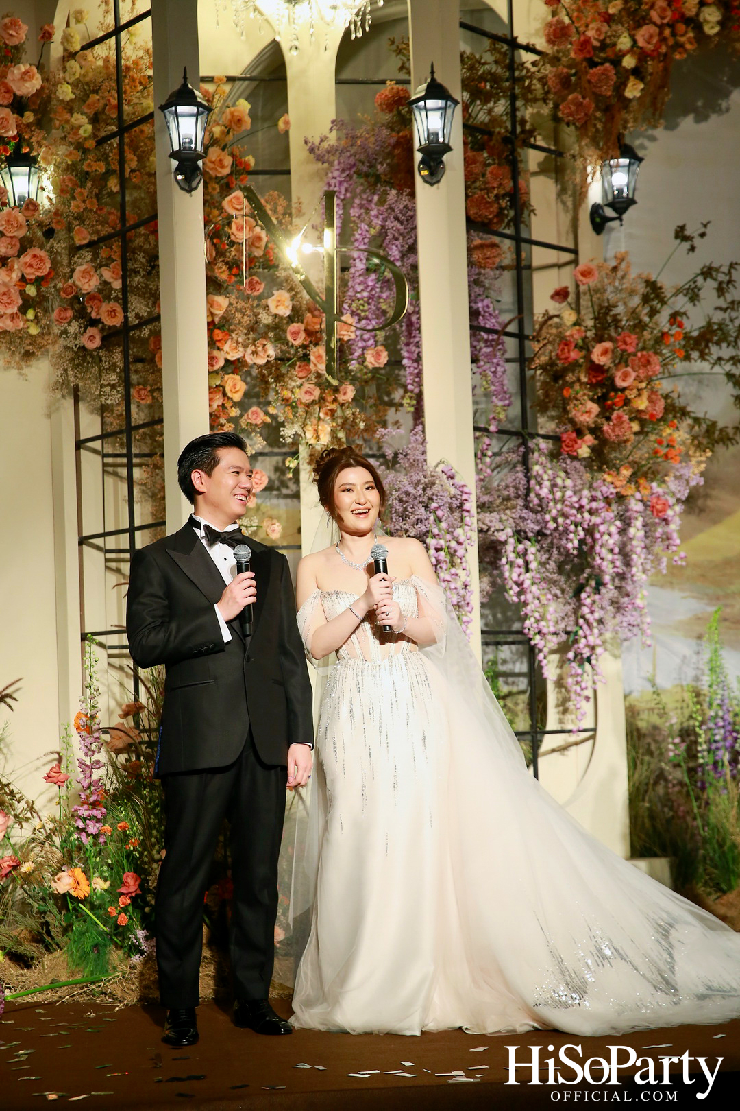 งานฉลองมงคลสมรสระหว่าง ธนพร เตชะวรบท และ วีรเดช ส่งทวีผล