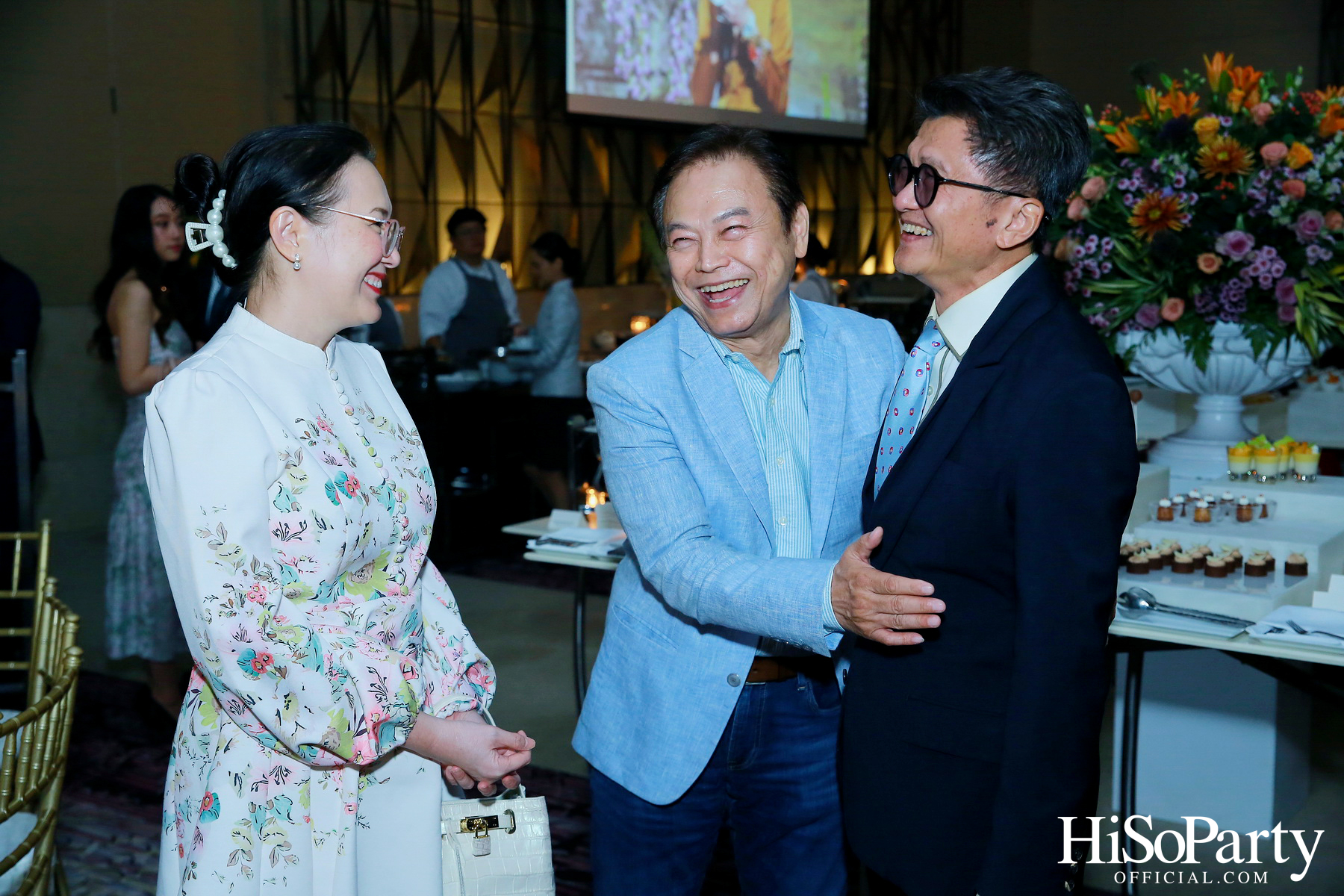 งานฉลองมงคลสมรสระหว่าง ธนพร เตชะวรบท และ วีรเดช ส่งทวีผล