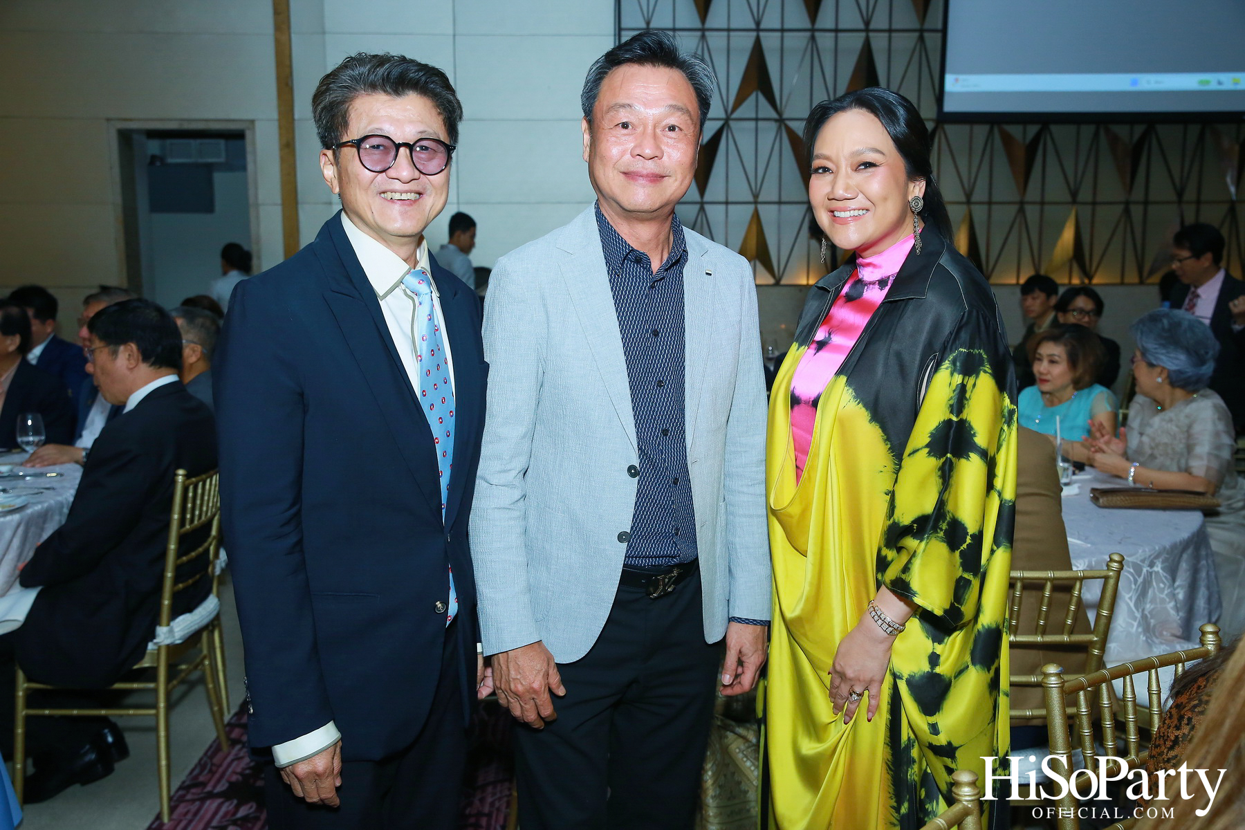 งานฉลองมงคลสมรสระหว่าง ธนพร เตชะวรบท และ วีรเดช ส่งทวีผล