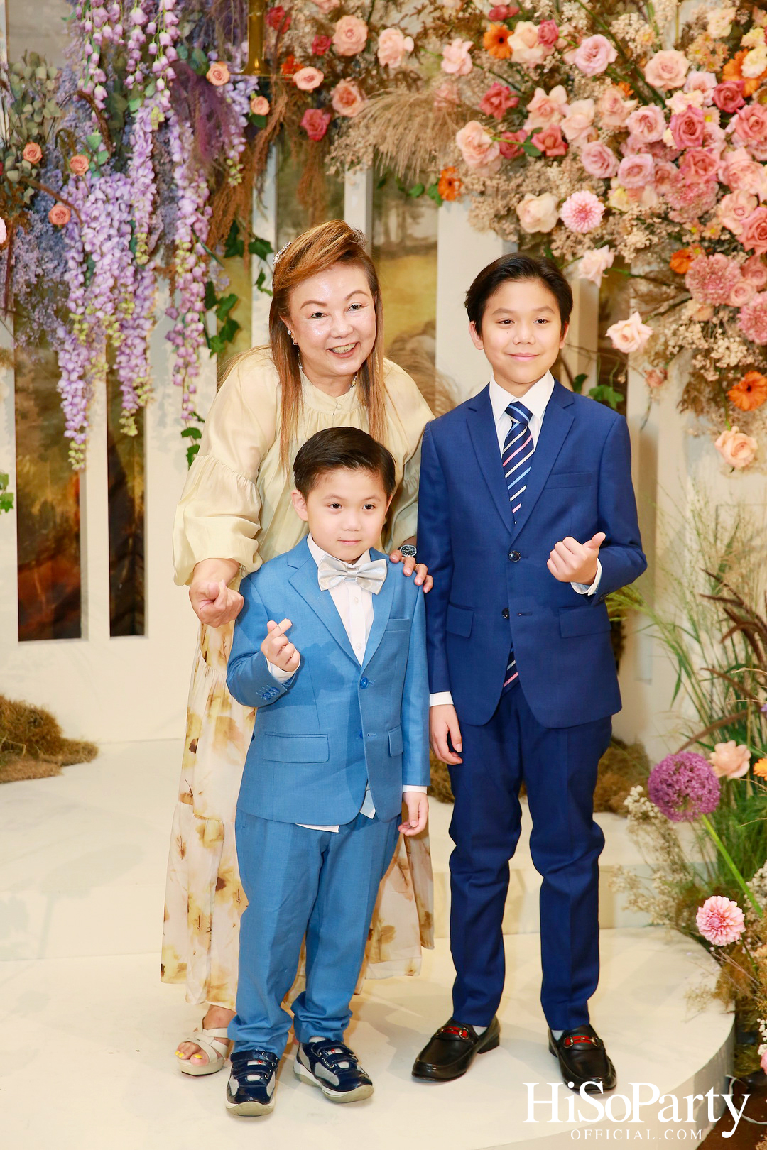 งานฉลองมงคลสมรสระหว่าง ธนพร เตชะวรบท และ วีรเดช ส่งทวีผล